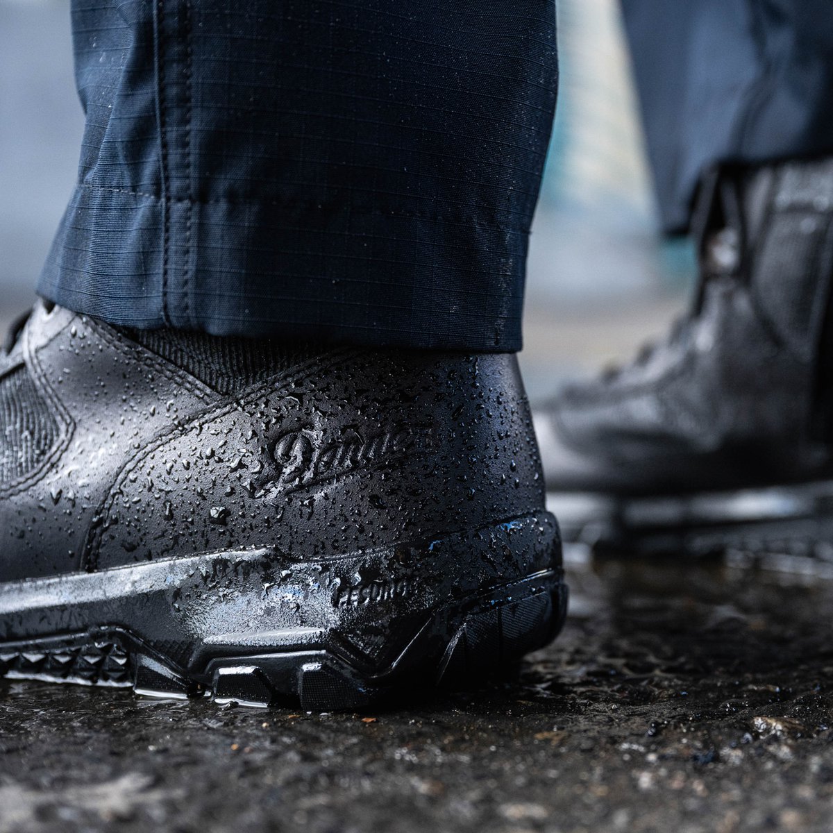 Sonic Side-Zip 6" Black / Danner Customer Favorite