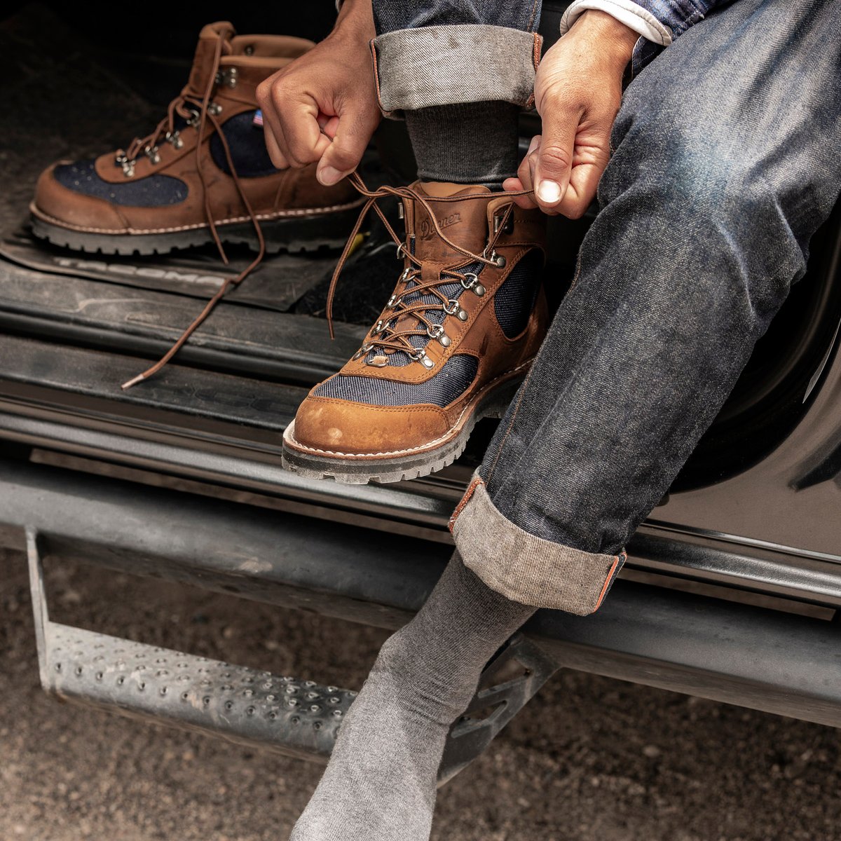 Cascade Crest Grizzly Brown/Ursa Blue / Danner Recommended