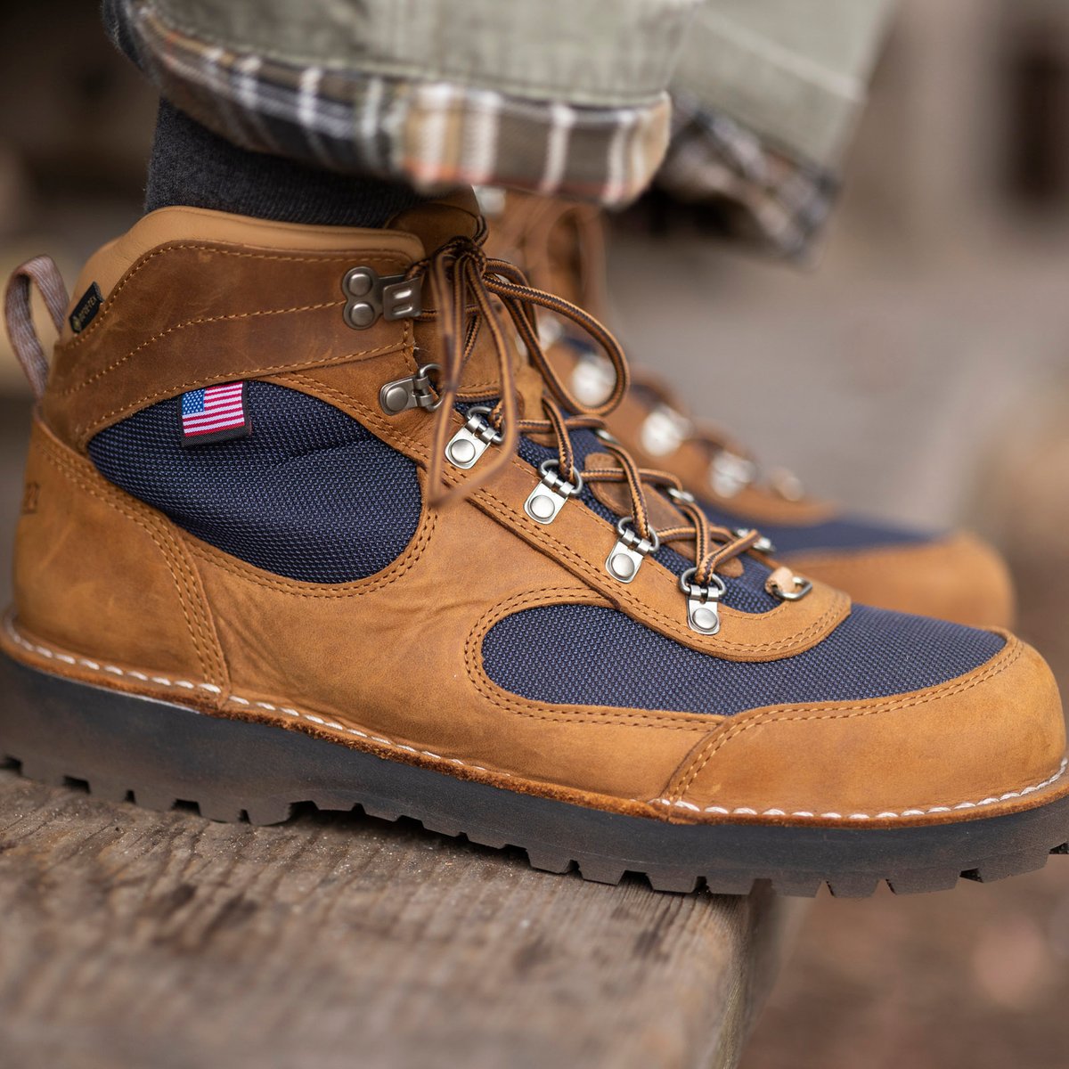 Cascade Crest Grizzly Brown/Ursa Blue / Danner Recommended