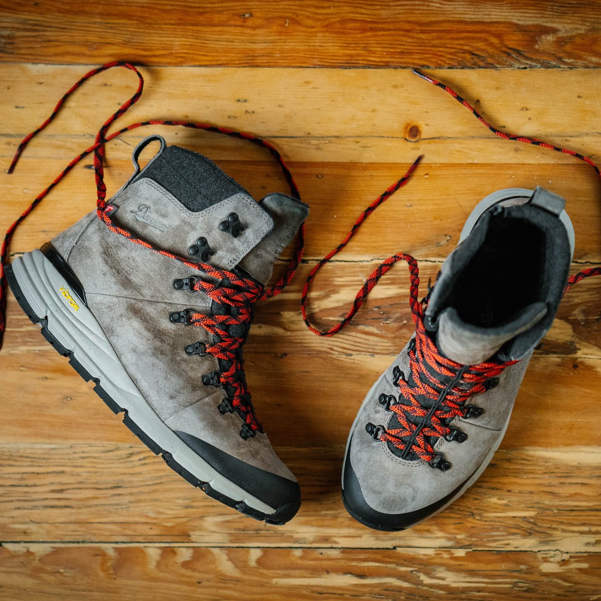 Arctic 600 Side-Zip Brown/Red Insulated 200G / Danner Everyday