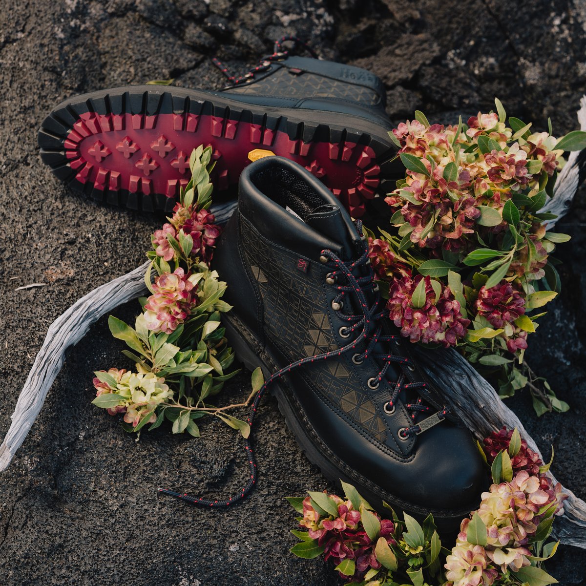 Danner Light Sig Zane ‘A‘ali‘i Black/Lava Rock / Danner Smart Buy
