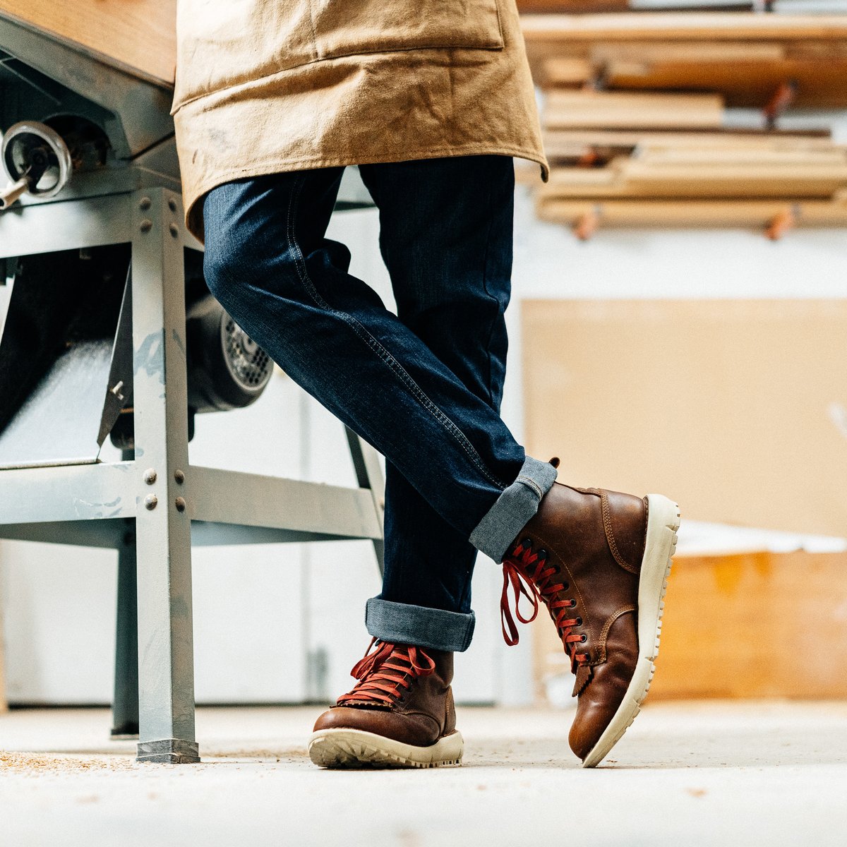 Logger 917 GTX Monk's Robe / Danner Top Pick