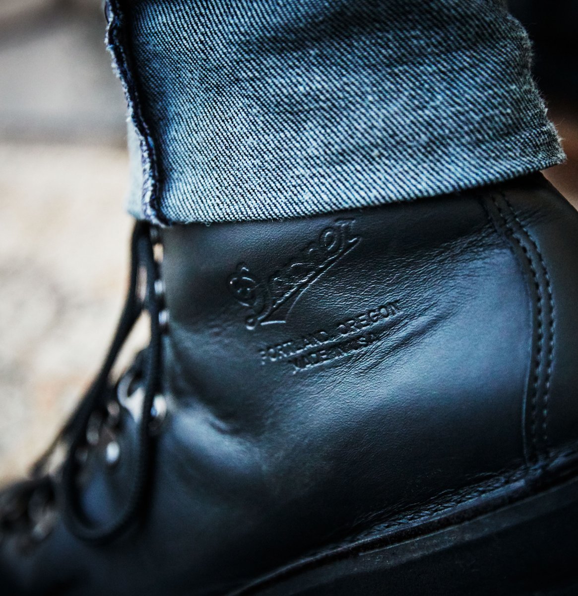 Mountain Light Black - GORE-TEX / Danner Latest