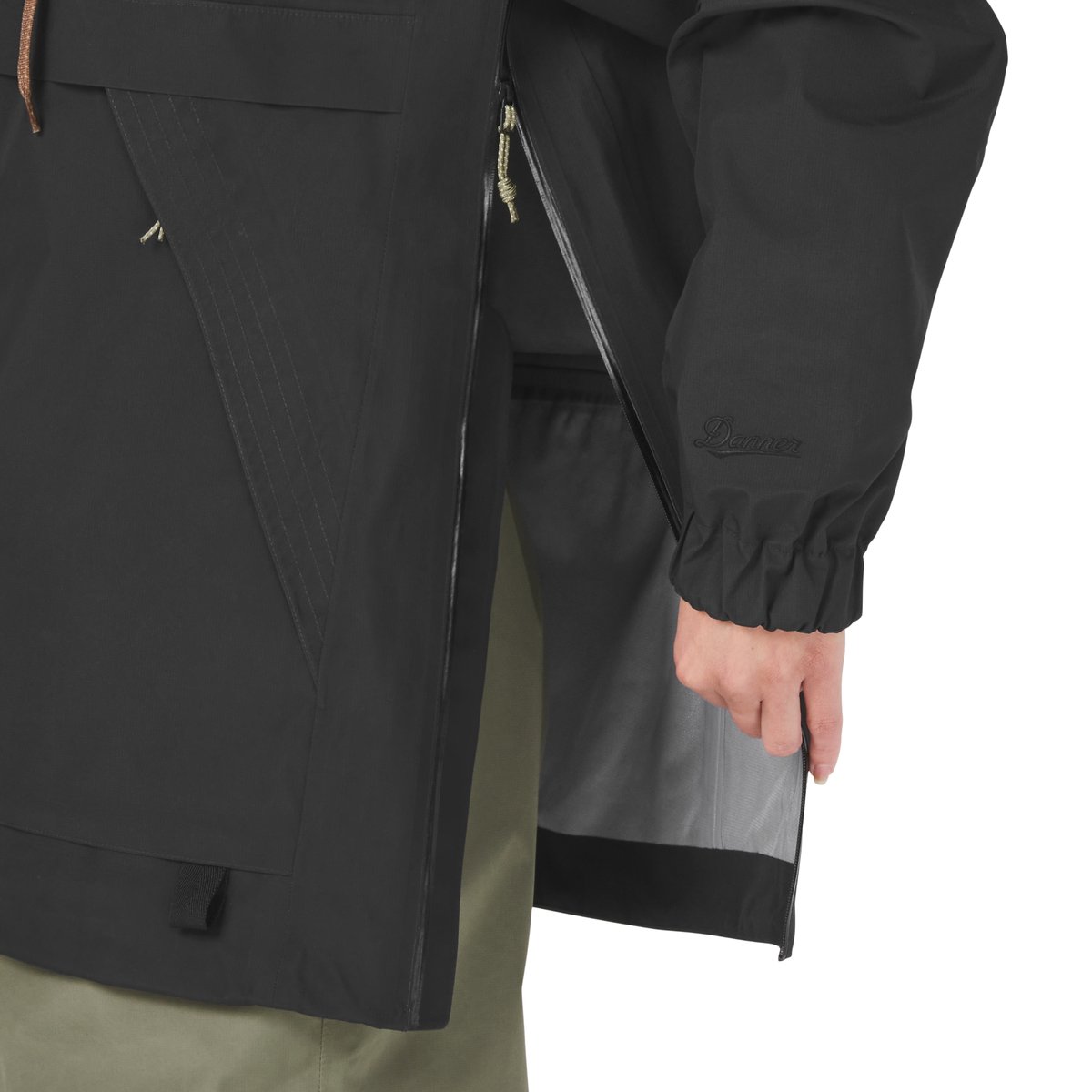 Cascade Crest Packable GTX Jacket Black / Danner Great Value