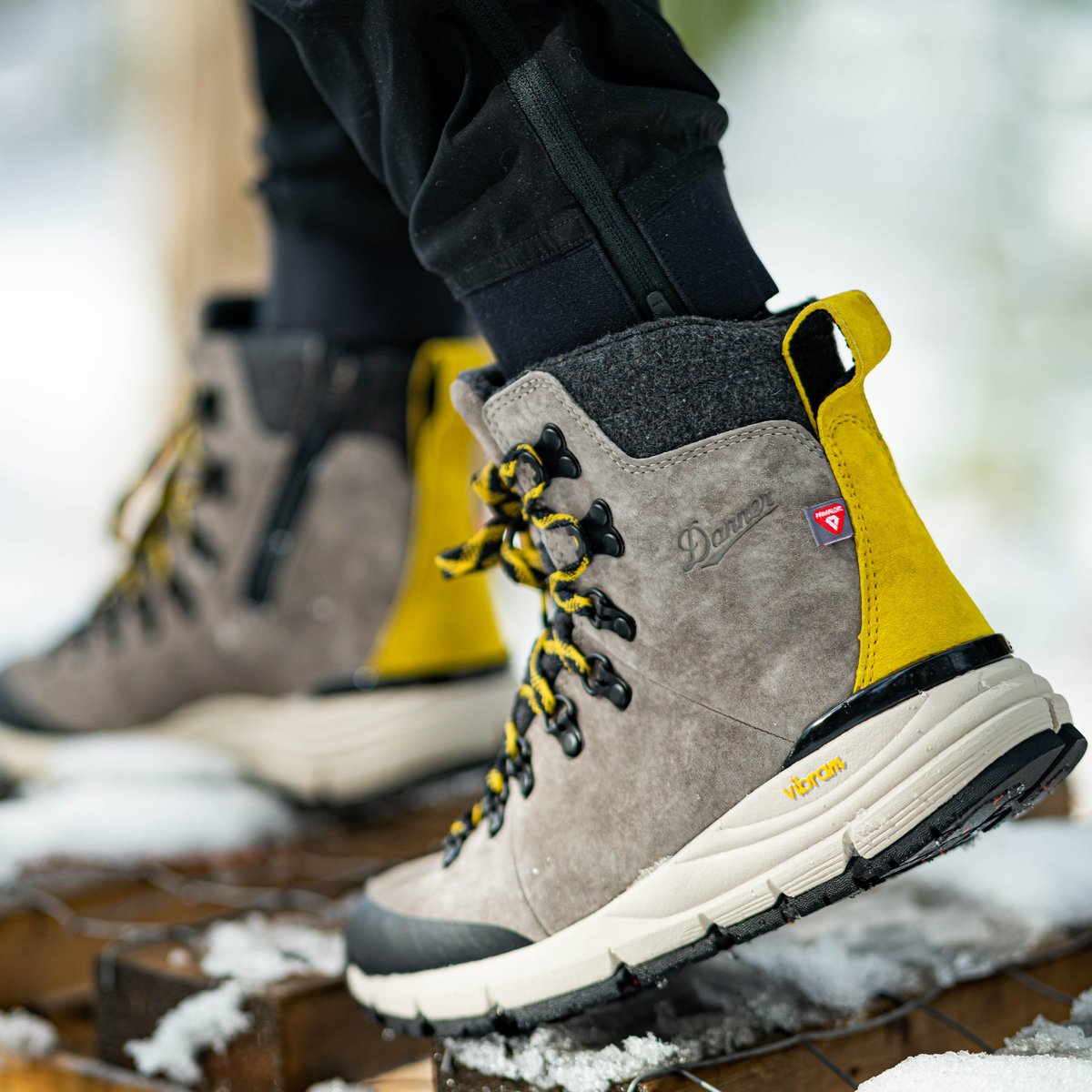 Arctic 600 Side-Zip Driftwood/Yellow Insulated 200G / Danner Best Seller