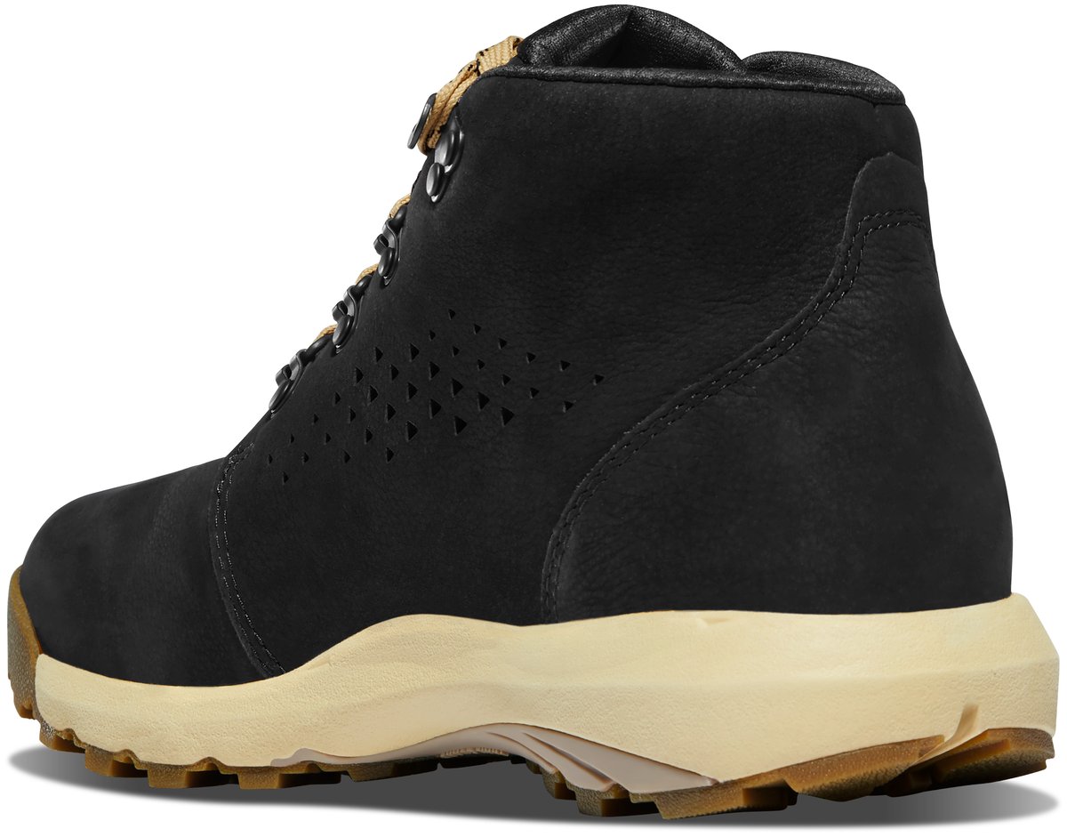 Inquire Chukka Black / Danner Discount